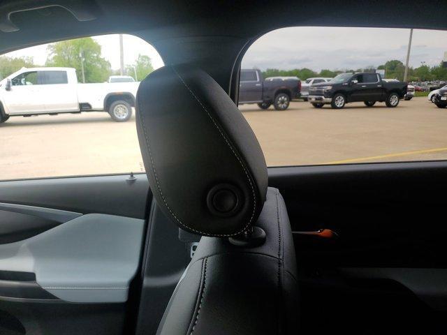 new 2025 Buick Envista car, priced at $25,590