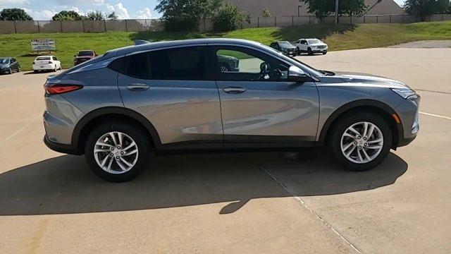 new 2025 Buick Envista car, priced at $27,875