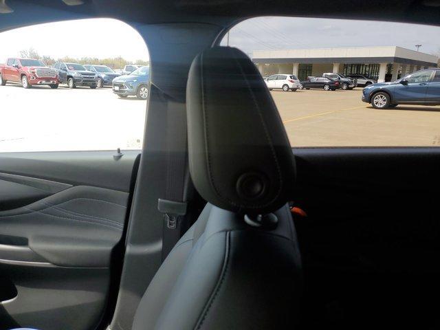 new 2025 Buick Envista car, priced at $29,970