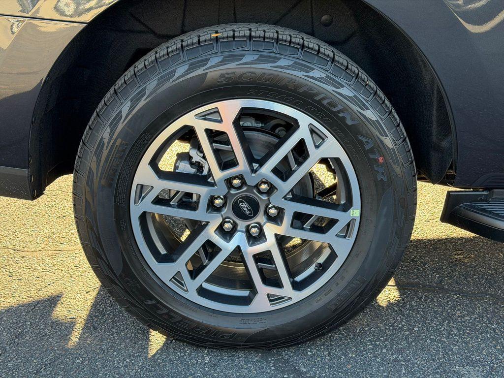 new 2025 Ford Expedition car, priced at $72,225