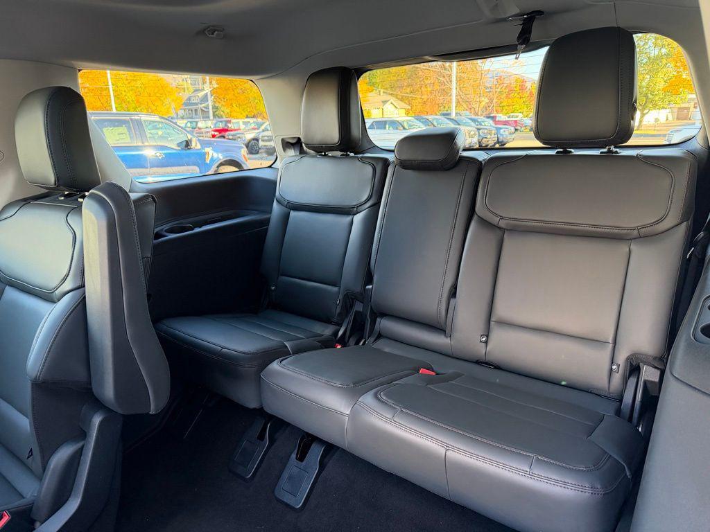 new 2025 Ford Expedition car, priced at $72,225