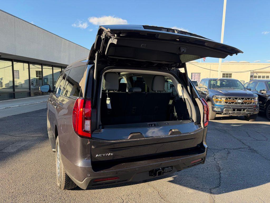 new 2025 Ford Expedition car, priced at $72,225