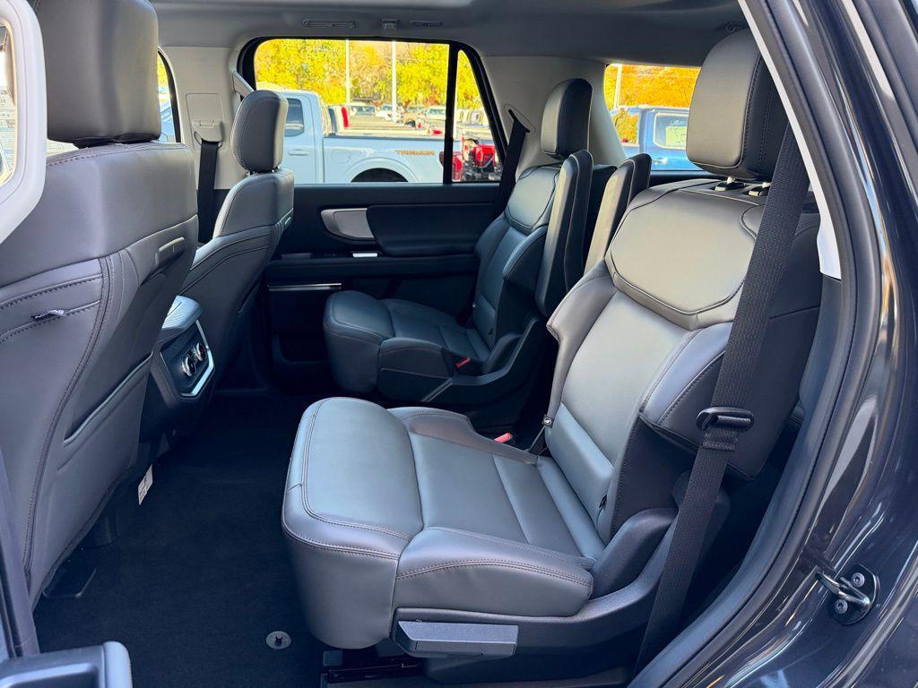 new 2025 Ford Expedition car, priced at $72,225