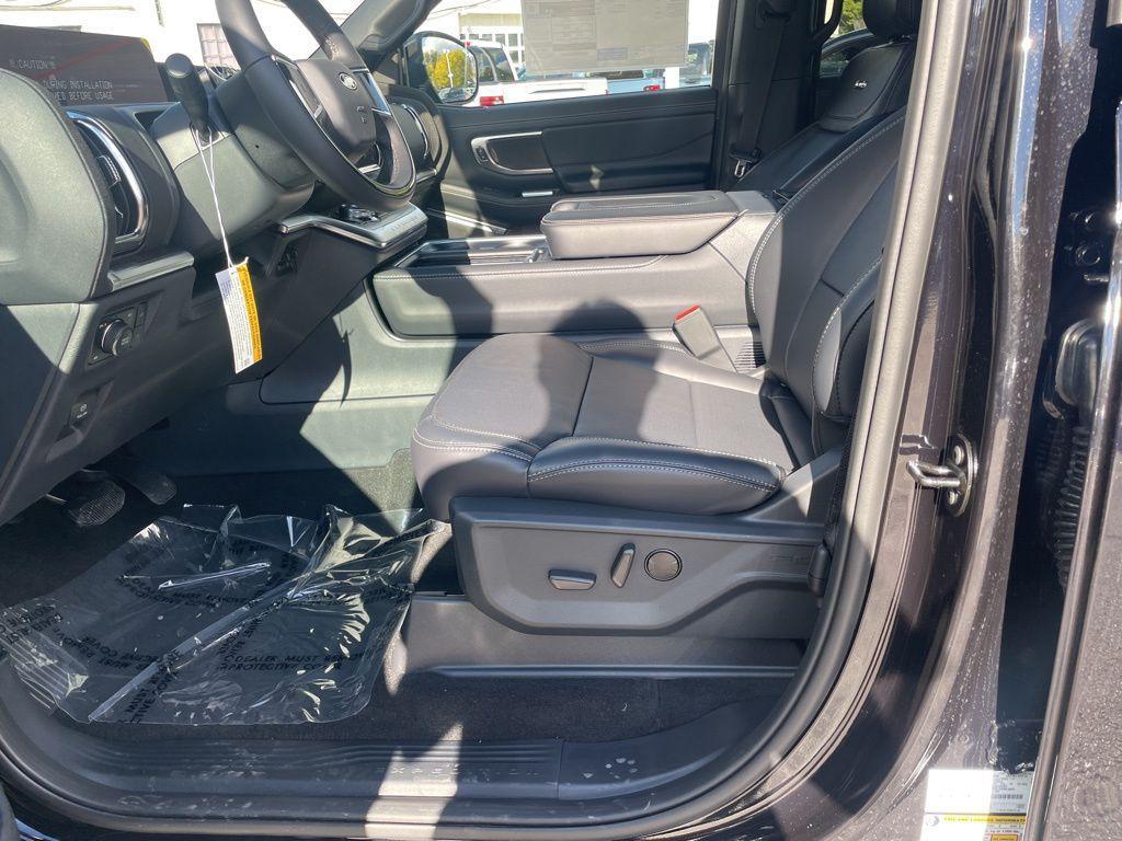 new 2025 Ford Expedition car, priced at $83,990