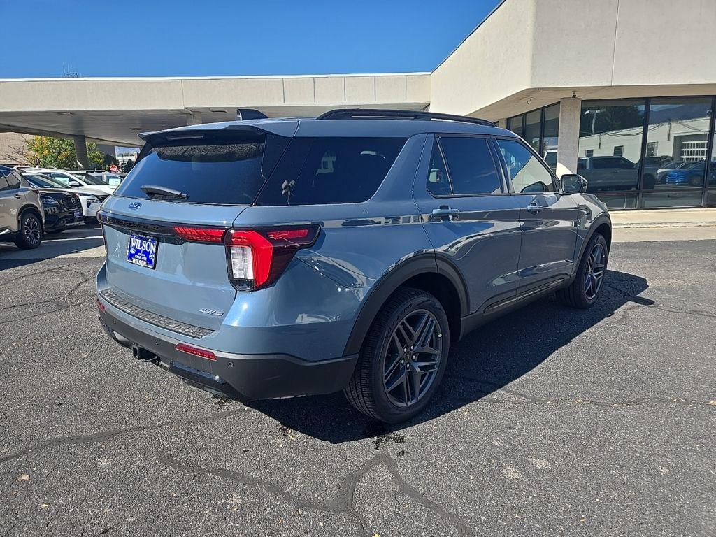 new 2025 Ford Explorer car, priced at $48,564