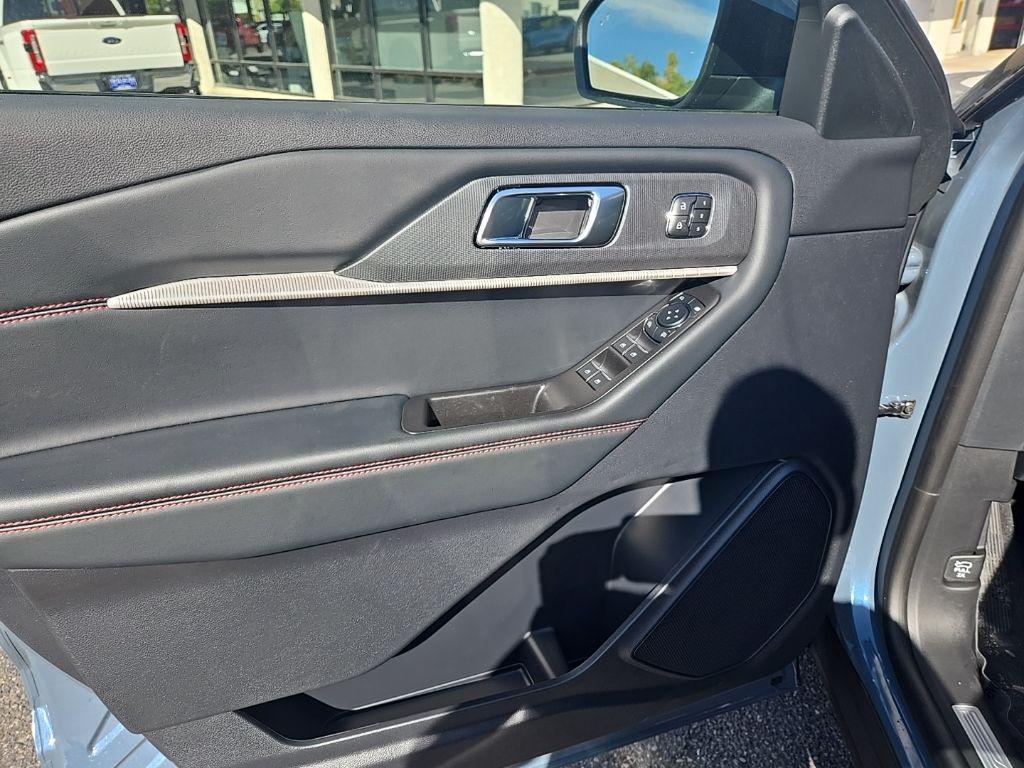 new 2025 Ford Explorer car, priced at $48,564
