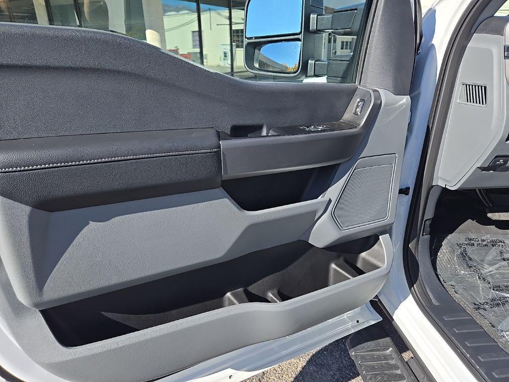 new 2025 Ford F-350 car, priced at $55,562