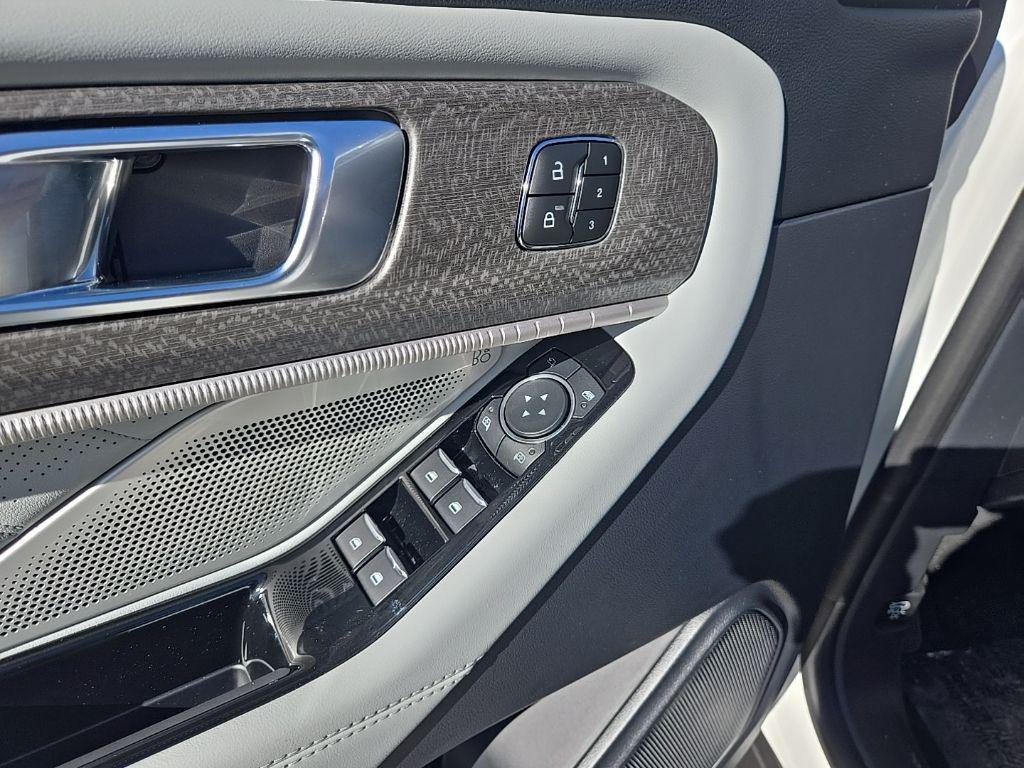 new 2025 Ford Explorer car, priced at $57,569