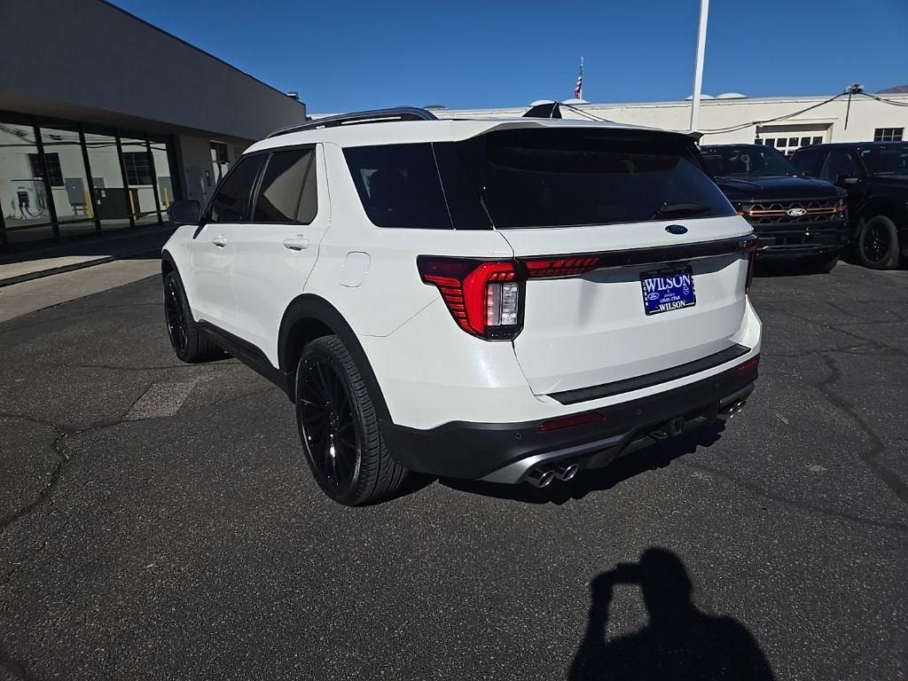 new 2025 Ford Explorer car, priced at $57,569
