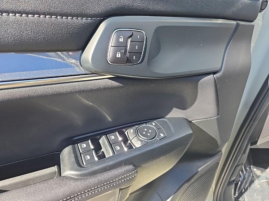 new 2025 Ford Ranger car, priced at $52,100