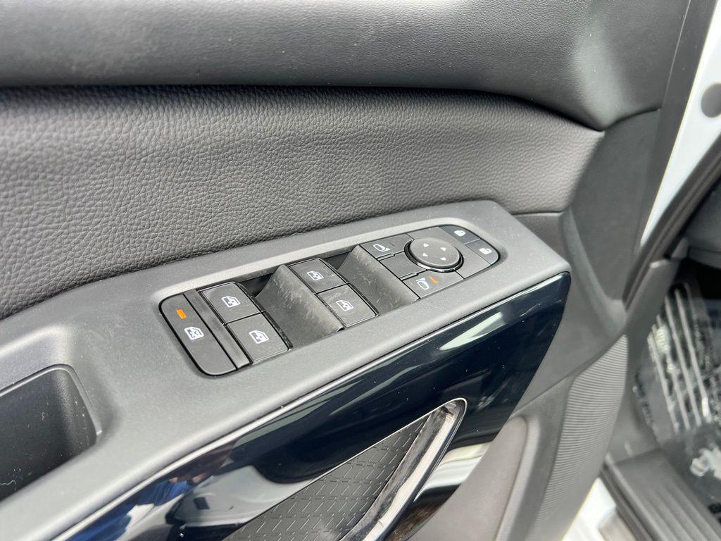 new 2025 Nissan Pathfinder car, priced at $42,667