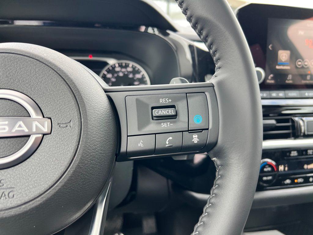 new 2025 Nissan Pathfinder car, priced at $42,667