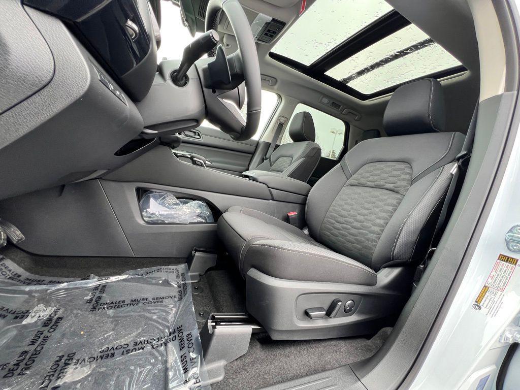 new 2025 Nissan Pathfinder car, priced at $42,667