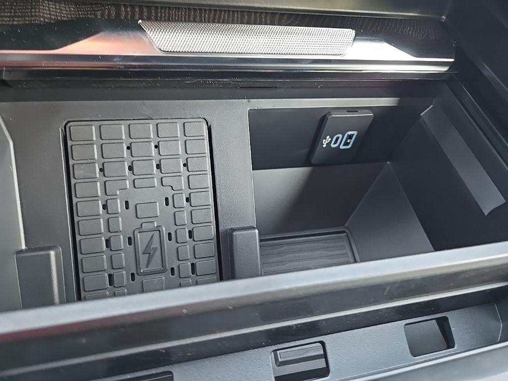 new 2025 Ford F-250 car, priced at $89,881