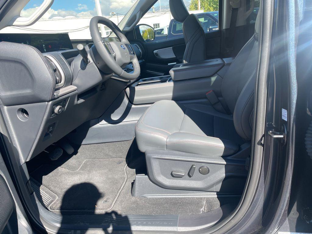 new 2025 Ford Expedition Max car, priced at $75,820