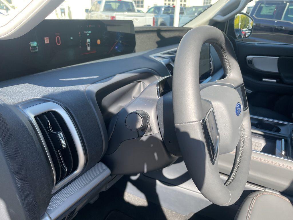 new 2025 Ford Expedition Max car, priced at $75,820