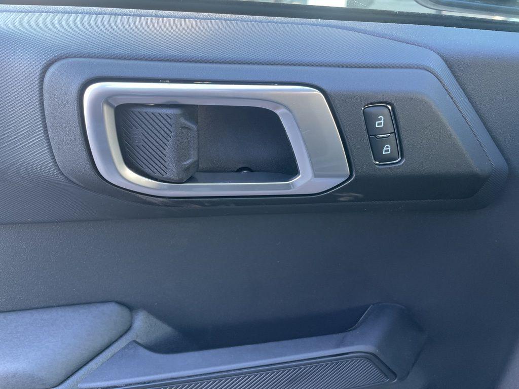 new 2025 Ford Bronco car, priced at $42,075