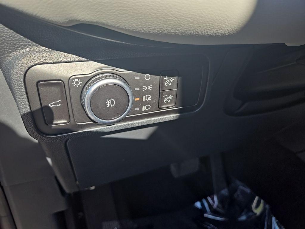new 2025 Ford Explorer car, priced at $57,901