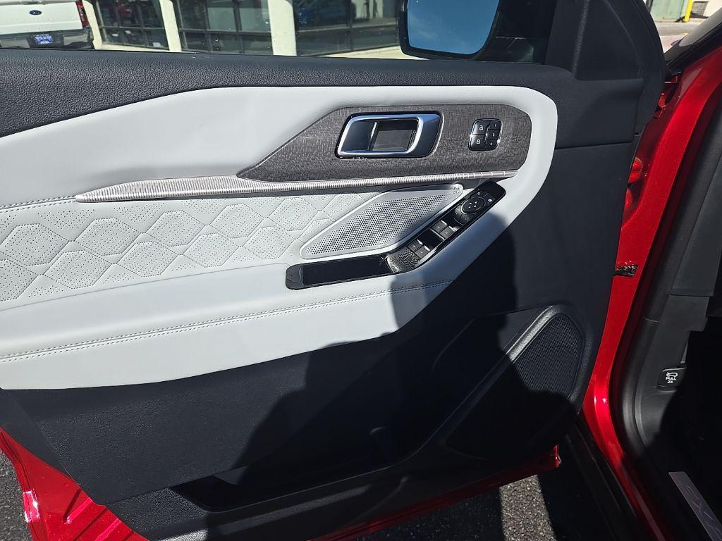 new 2025 Ford Explorer car, priced at $57,901