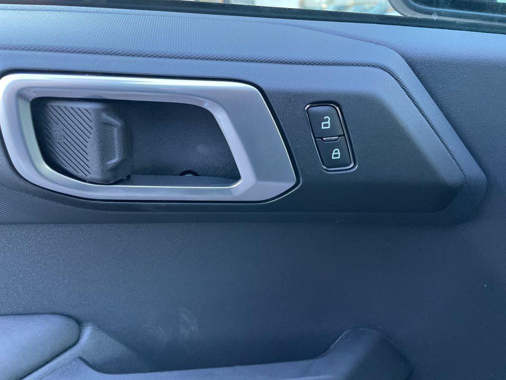 new 2025 Ford Bronco car, priced at $45,665