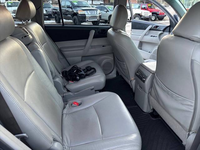 used 2013 Toyota Highlander car, priced at $10,395