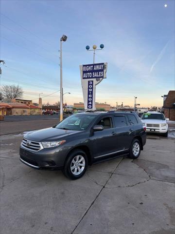 used 2013 Toyota Highlander car, priced at $10,395