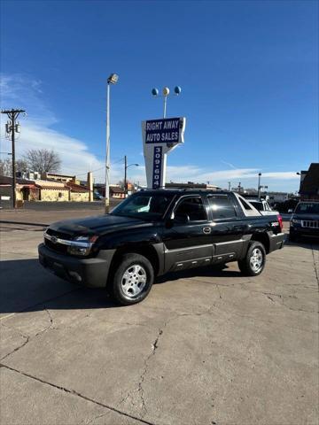 used 2003 Chevrolet Avalanche car, priced at $6,395