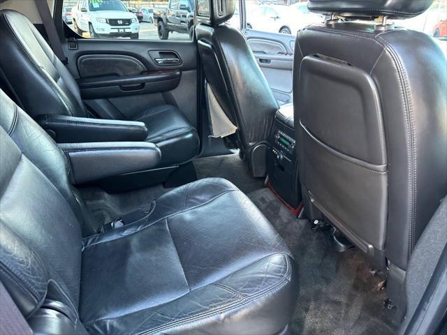 used 2009 Cadillac Escalade car, priced at $7,995