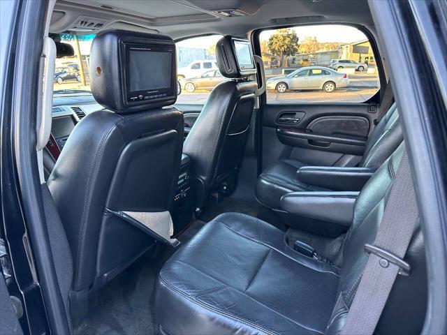 used 2009 Cadillac Escalade car, priced at $7,995