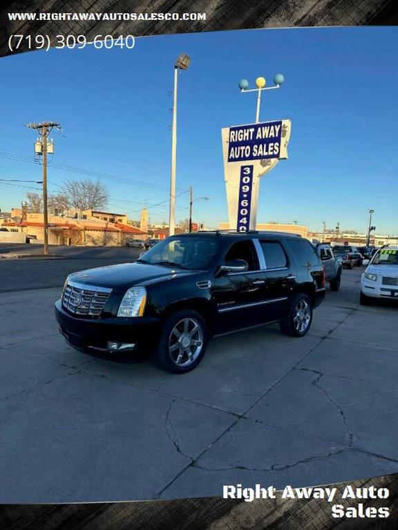 used 2009 Cadillac Escalade car, priced at $7,995