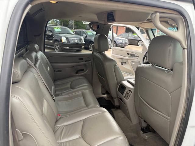 used 2006 Chevrolet Avalanche car, priced at $7,995