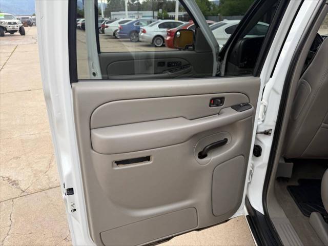 used 2006 Chevrolet Avalanche car, priced at $7,995