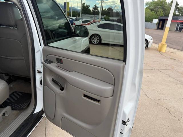 used 2006 Chevrolet Avalanche car, priced at $7,995