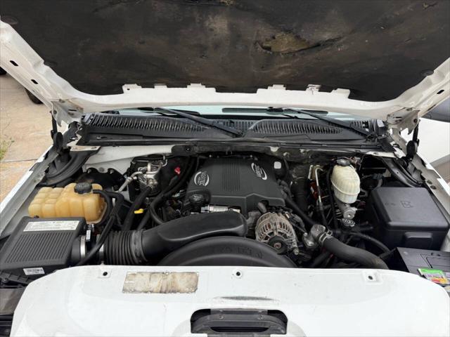 used 2006 Chevrolet Avalanche car, priced at $7,995