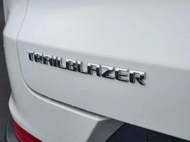 new 2025 Chevrolet TrailBlazer car, priced at $27,475