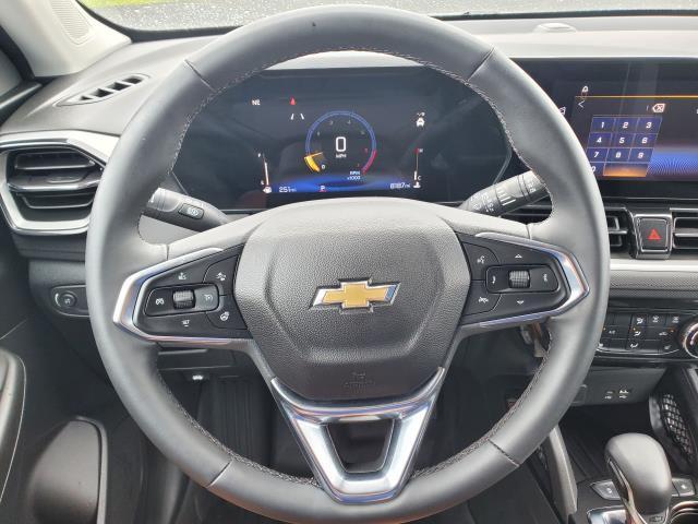 used 2025 Chevrolet TrailBlazer car, priced at $27,936
