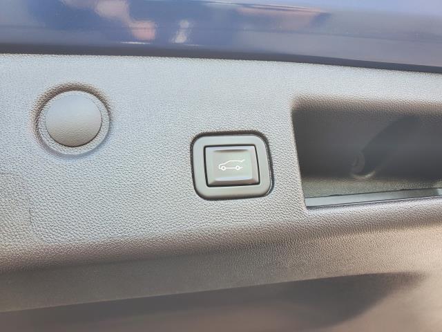 used 2023 Chevrolet Equinox car, priced at $23,954