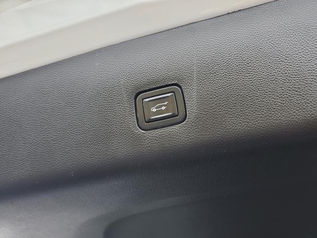 used 2021 Chevrolet Traverse car, priced at $24,985