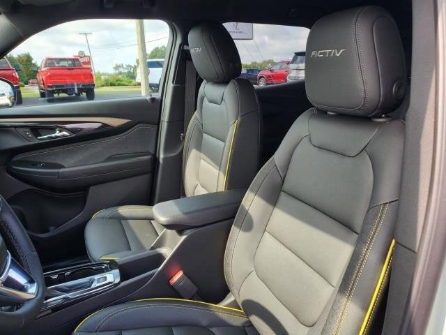 new 2025 Chevrolet TrailBlazer car, priced at $28,619