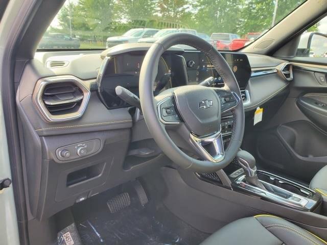 new 2025 Chevrolet TrailBlazer car, priced at $28,619