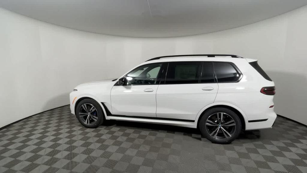 new 2025 BMW X7 car, priced at $118,025