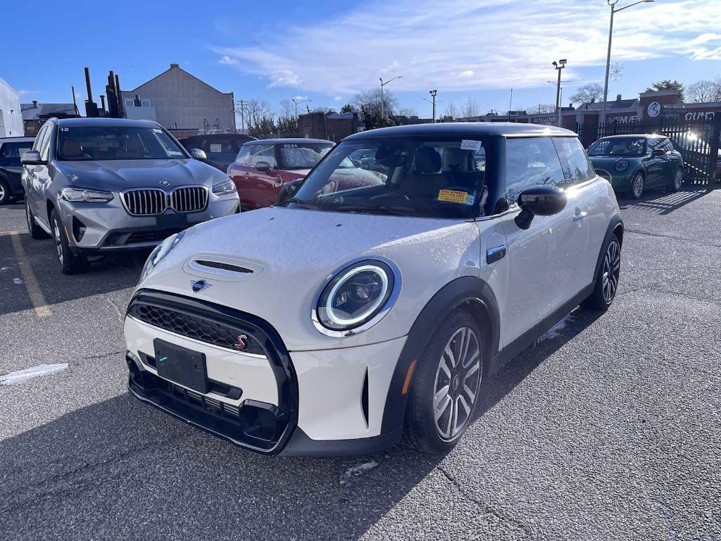 used 2023 MINI Hardtop car, priced at $26,943