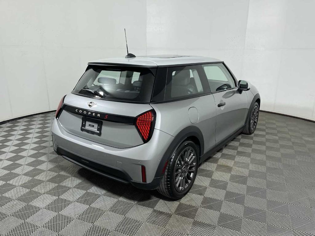 used 2025 MINI Hardtop car, priced at $32,493