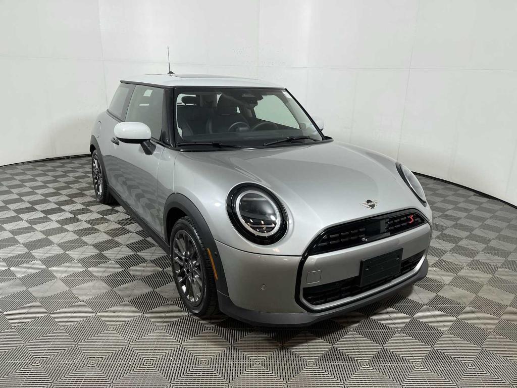 used 2025 MINI Hardtop car, priced at $32,493