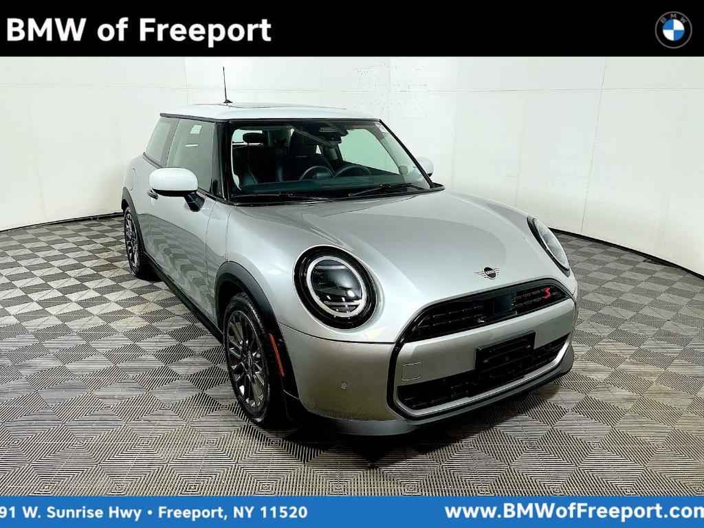 used 2025 MINI Hardtop car, priced at $32,493