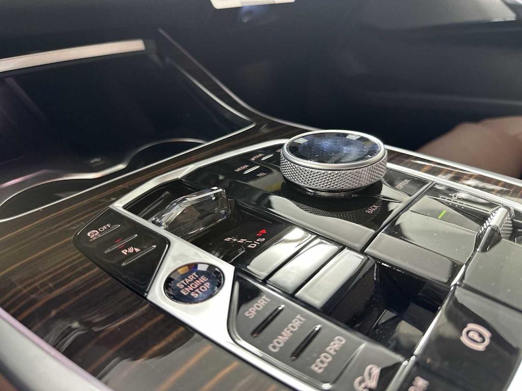 new 2026 BMW X7 car, priced at $92,175