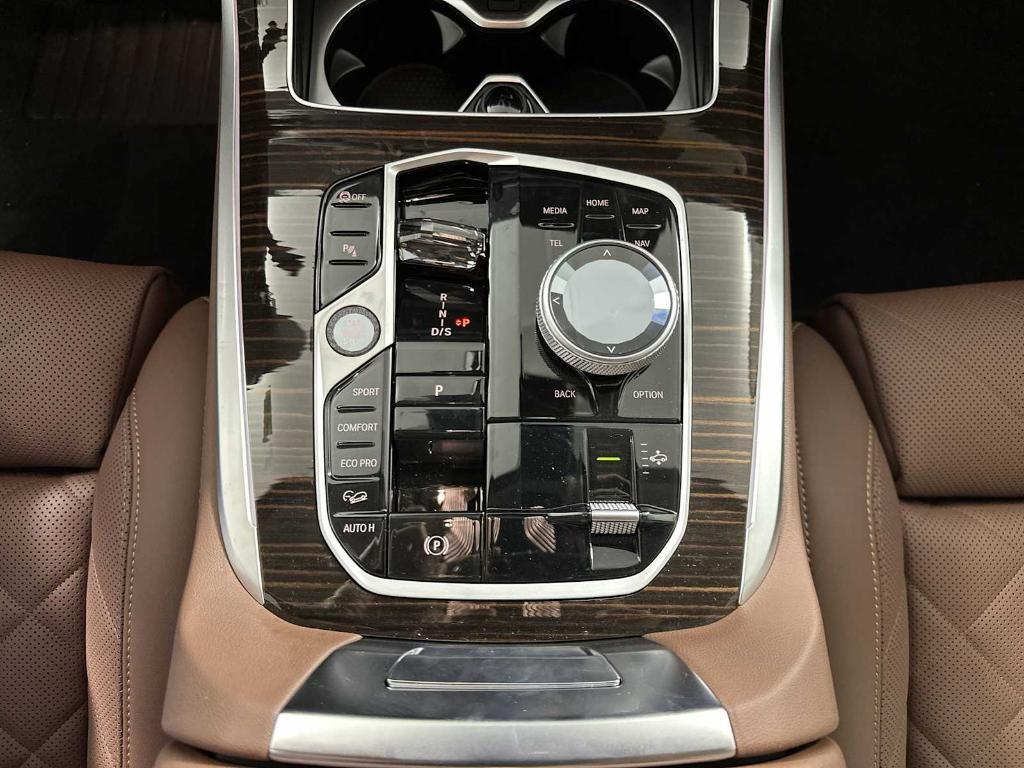 new 2026 BMW X7 car, priced at $92,175