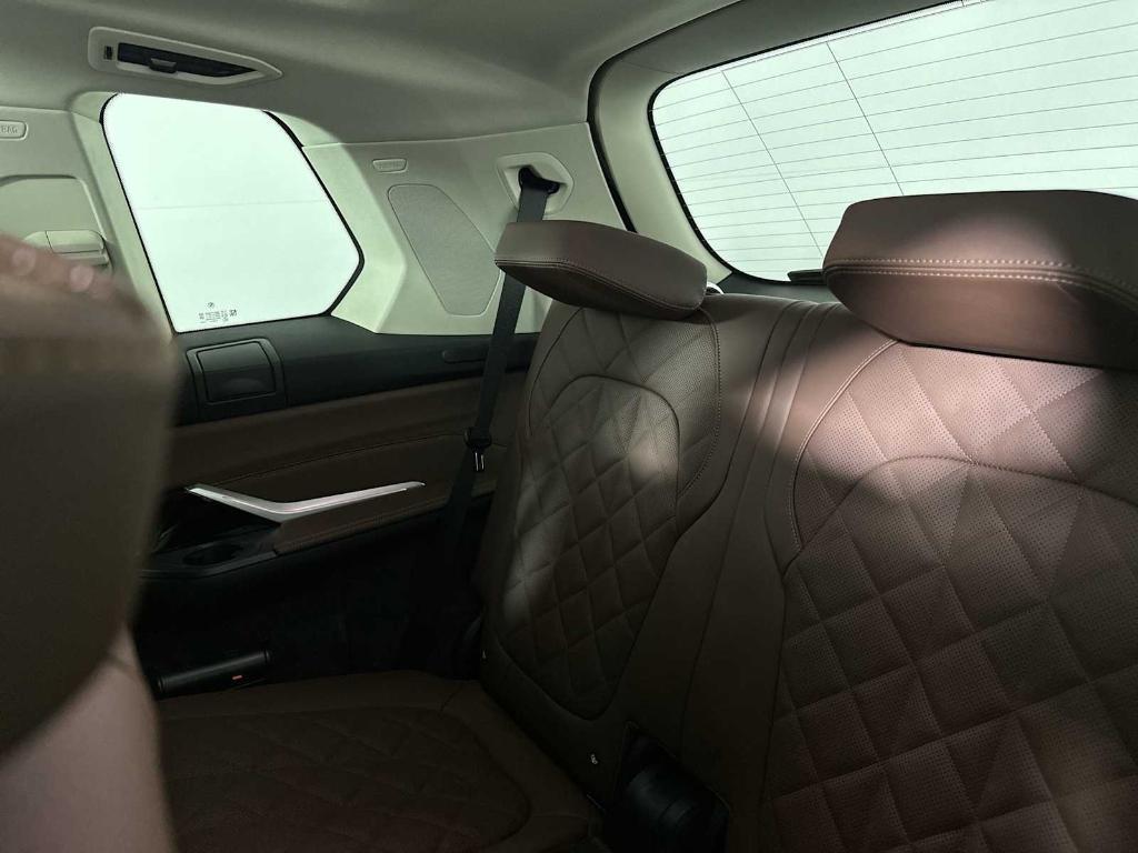 new 2026 BMW X7 car, priced at $92,175