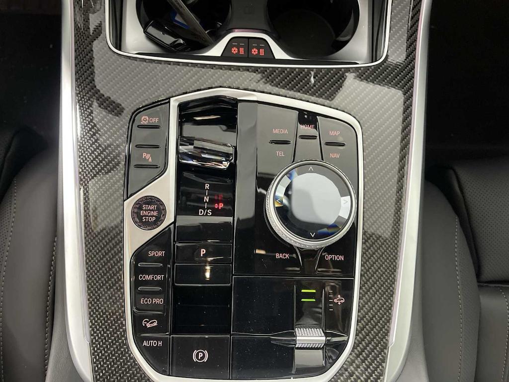 new 2025 BMW X7 car, priced at $117,375