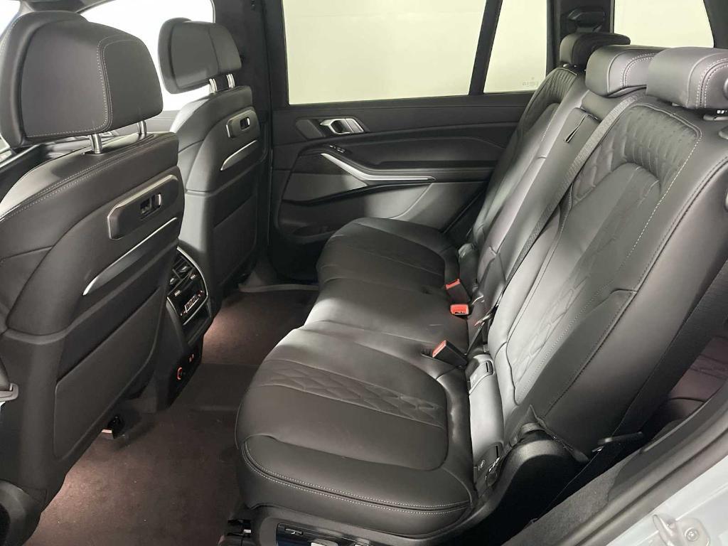 new 2025 BMW X7 car, priced at $117,375